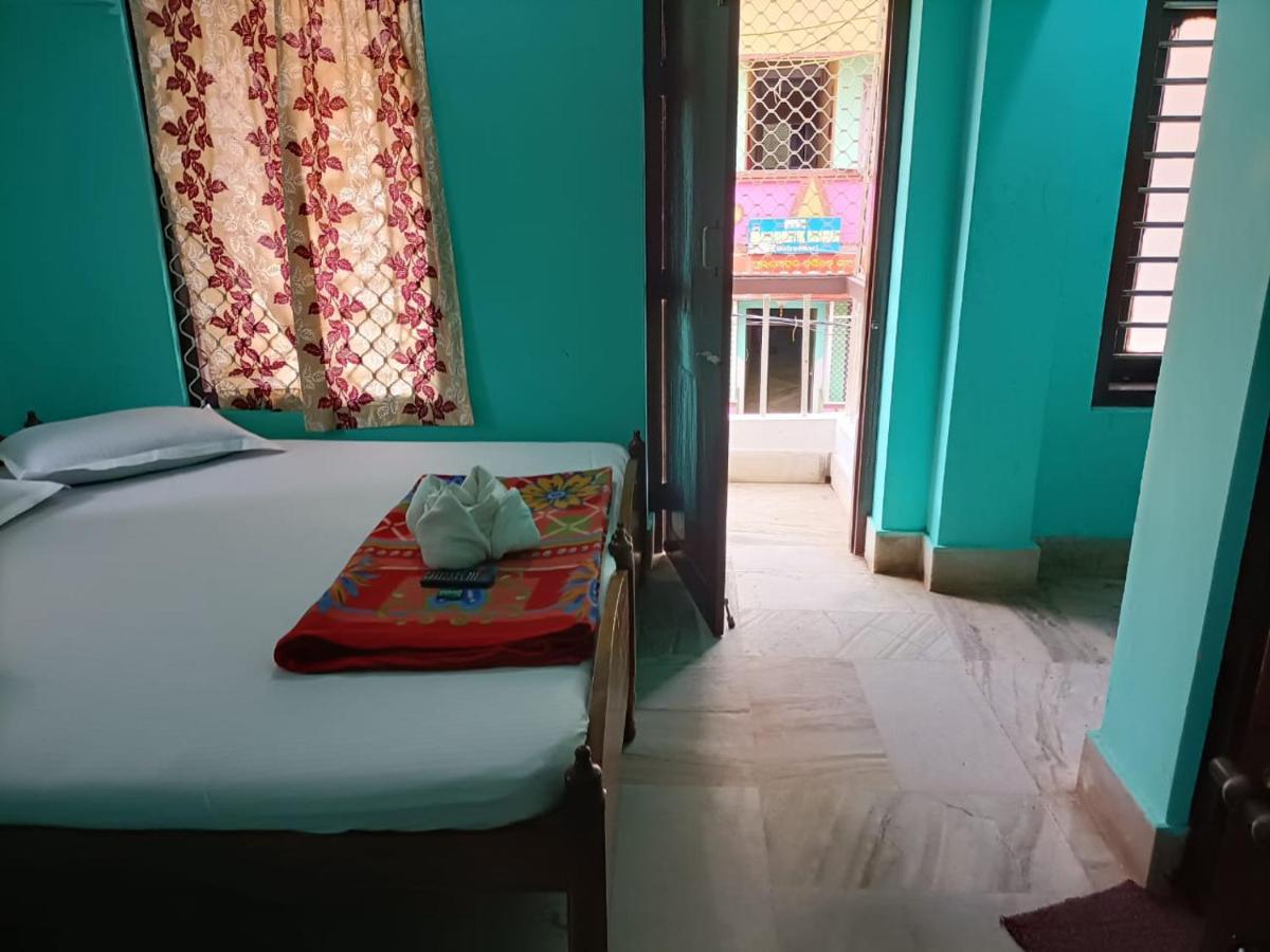 Hotel Radha Krishna 普里 外观 照片